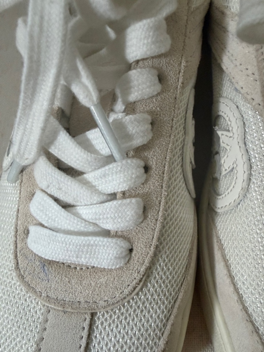 Gucci G75 Women’s Cream & Off-White Low-Top Leather Mesh Sneaker - Picture 8 of 15